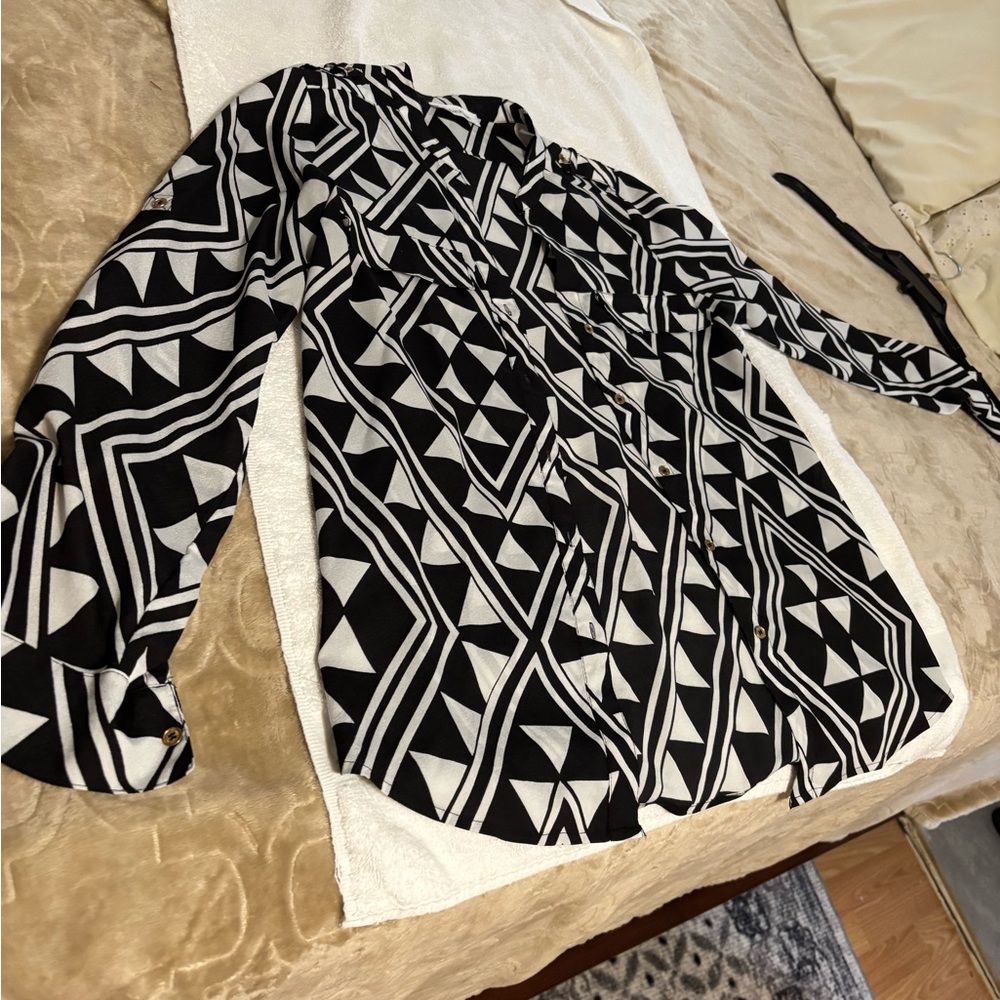 Calvin Klein Black and White Geometric Blouse